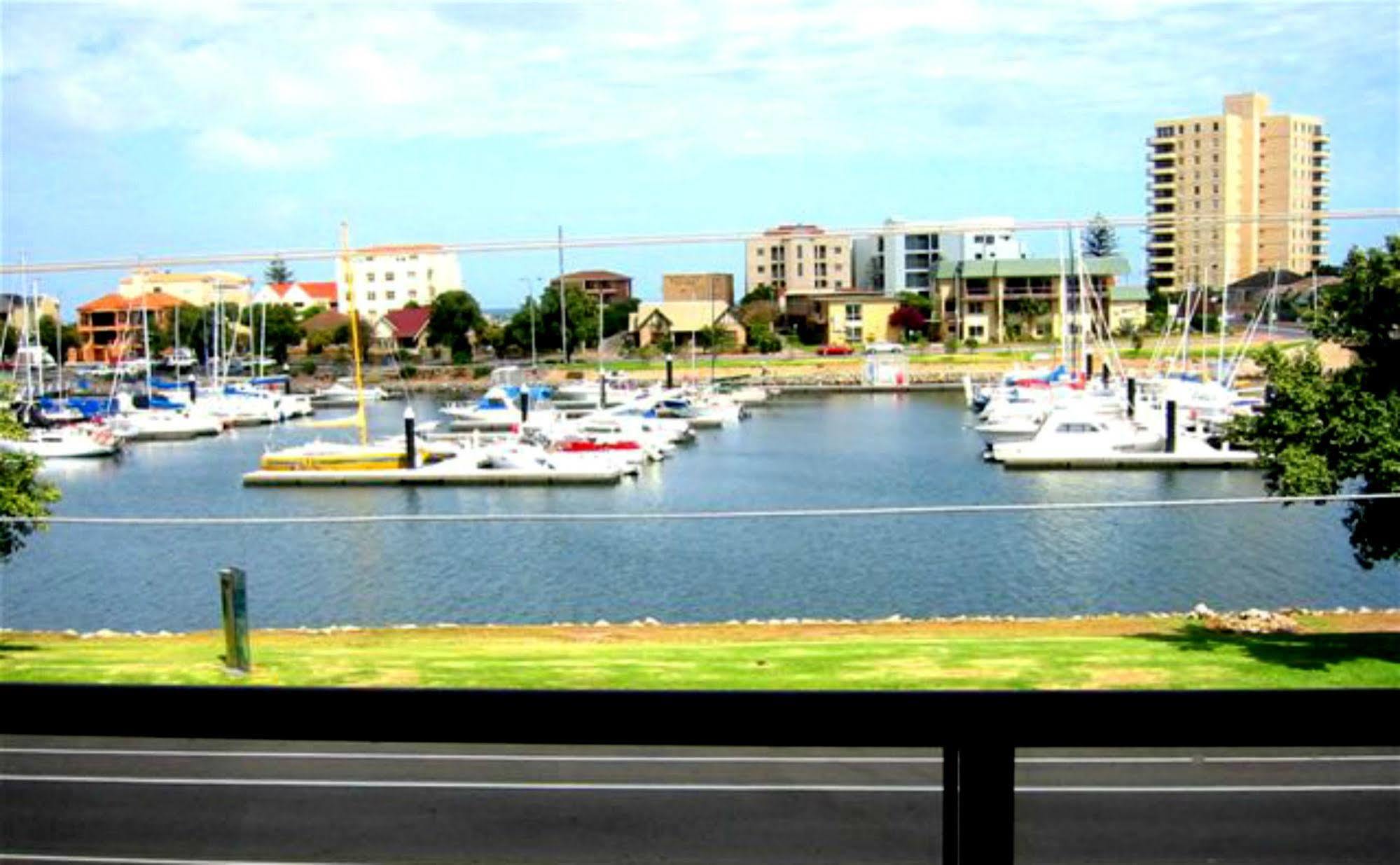 Bayswaterfront Apartments Adelaide Luaran gambar