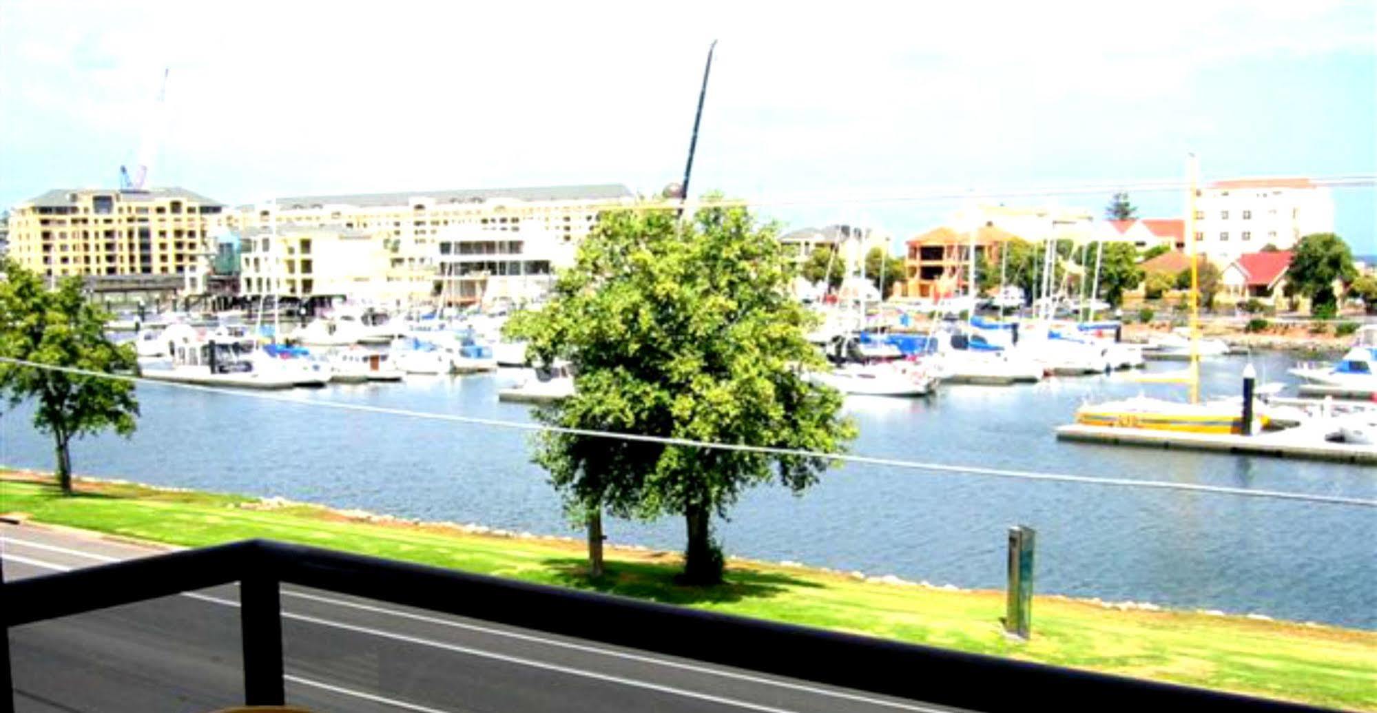 Bayswaterfront Apartments Adelaide Luaran gambar